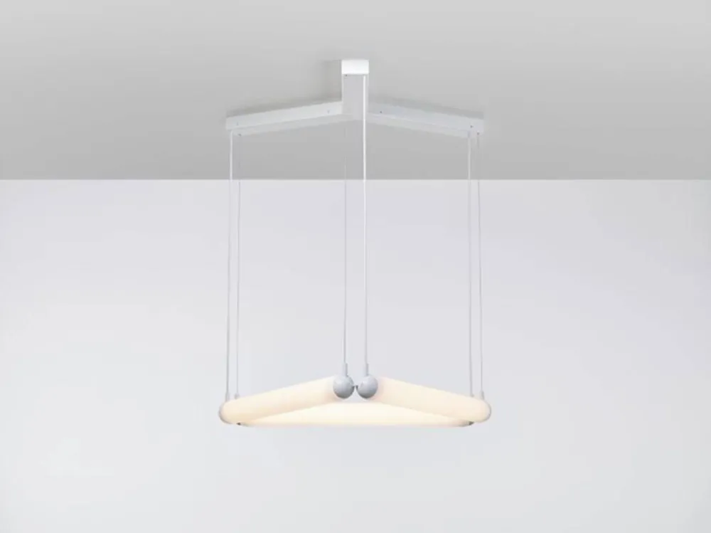 Premium Brokis Lampa wisząca Puro Contour Triangle biała szer. 90 cm biała