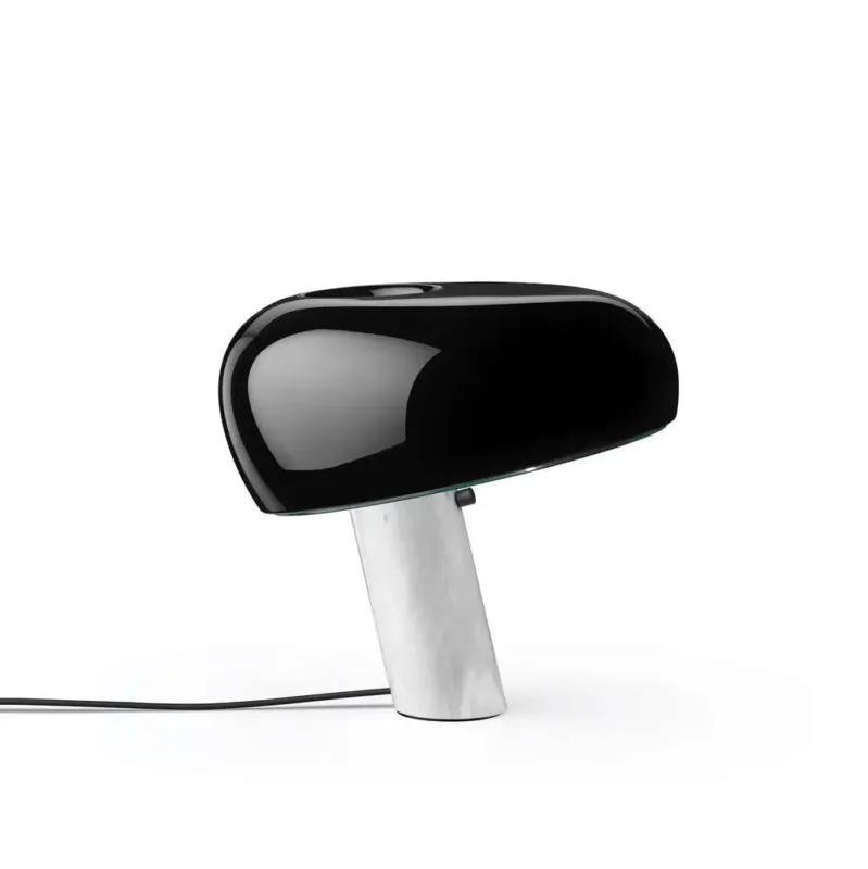 Flos Lampa stołowa Snoopy wys. 36,9 cm czarny klosz / biały marmur Cena promocyjna