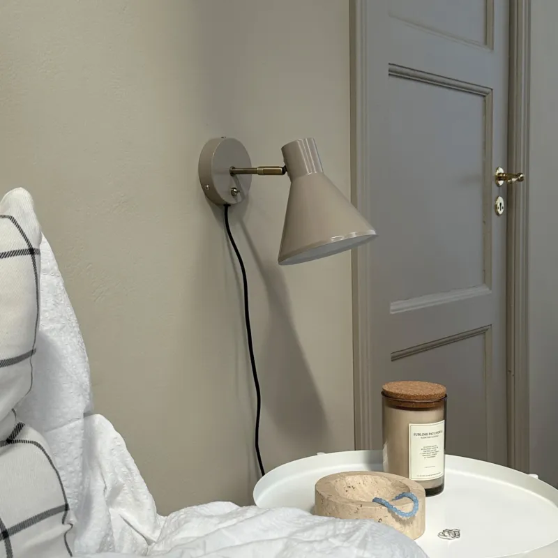 Beżowa lampa ścienna Sleep z włącznikiem Do wyczerpania zapasów