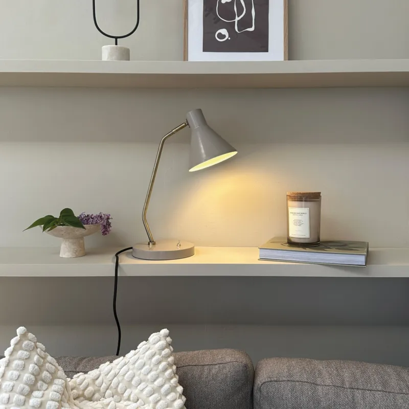 Beżowa lampa stołowa Sleep z włącznikiem Rabat