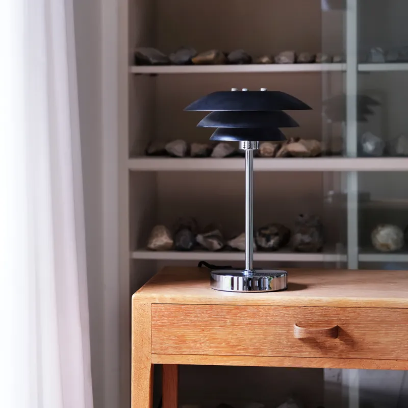 Stołowa lampa z nieregularnym kloszem DL Obniżka ceny